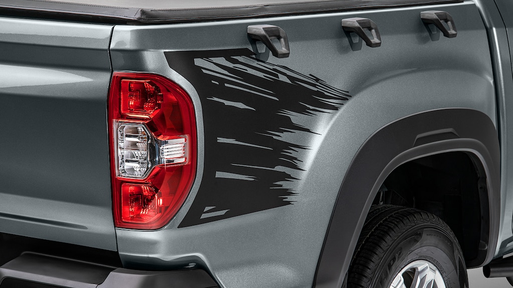 Calcomanía de caja es parte del kit adventure para Chevrolet S10 Max 2024, camioneta pickup 4 cilindros